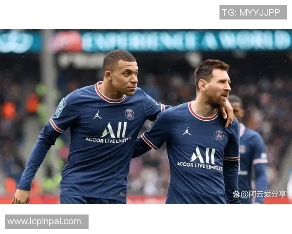 现代足球巨星争锋：从梅西到姆巴佩谁能登顶足坛巅峰